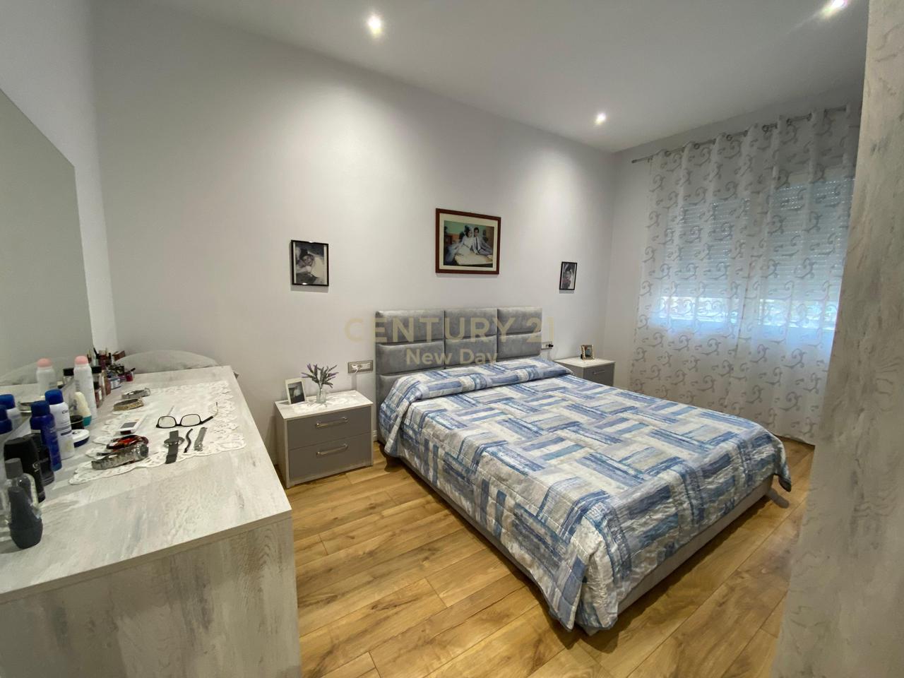 Apartament 2+1 + depo + post parkimi per shitje ne Qender te Durresit!
