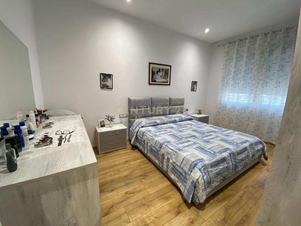 Apartament 2+1 + depo + post parkimi per shitje ne Qender te Durresit!