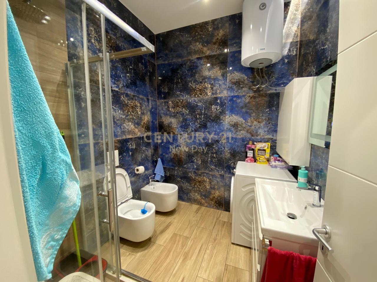 Apartament 2+1 + depo + post parkimi per shitje ne Qender te Durresit!