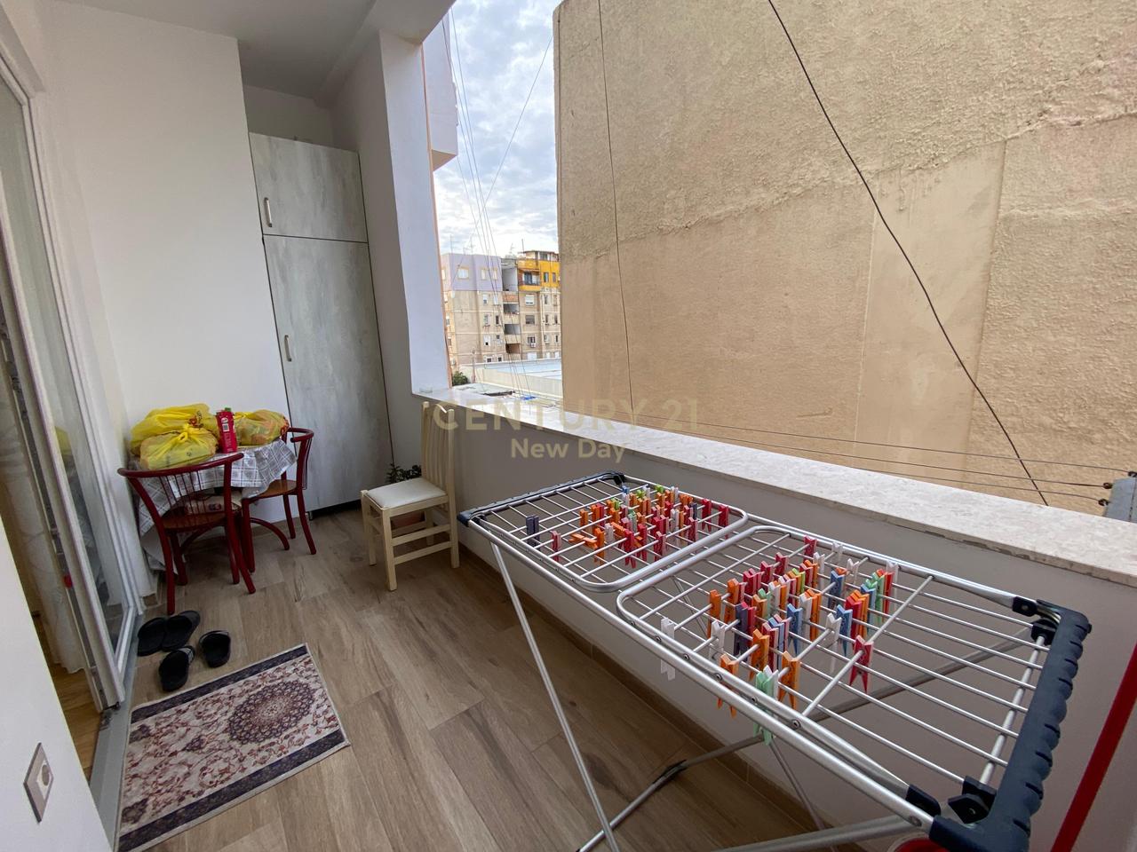 Apartament 2+1 + depo + post parkimi per shitje ne Qender te Durresit!