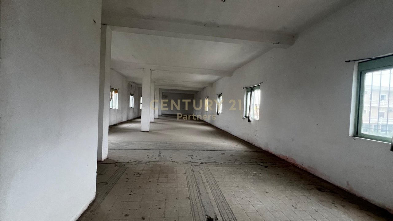 SHITET AMBIENT KOMERCIAL, NE XHAFZOTAJ, DURRES!