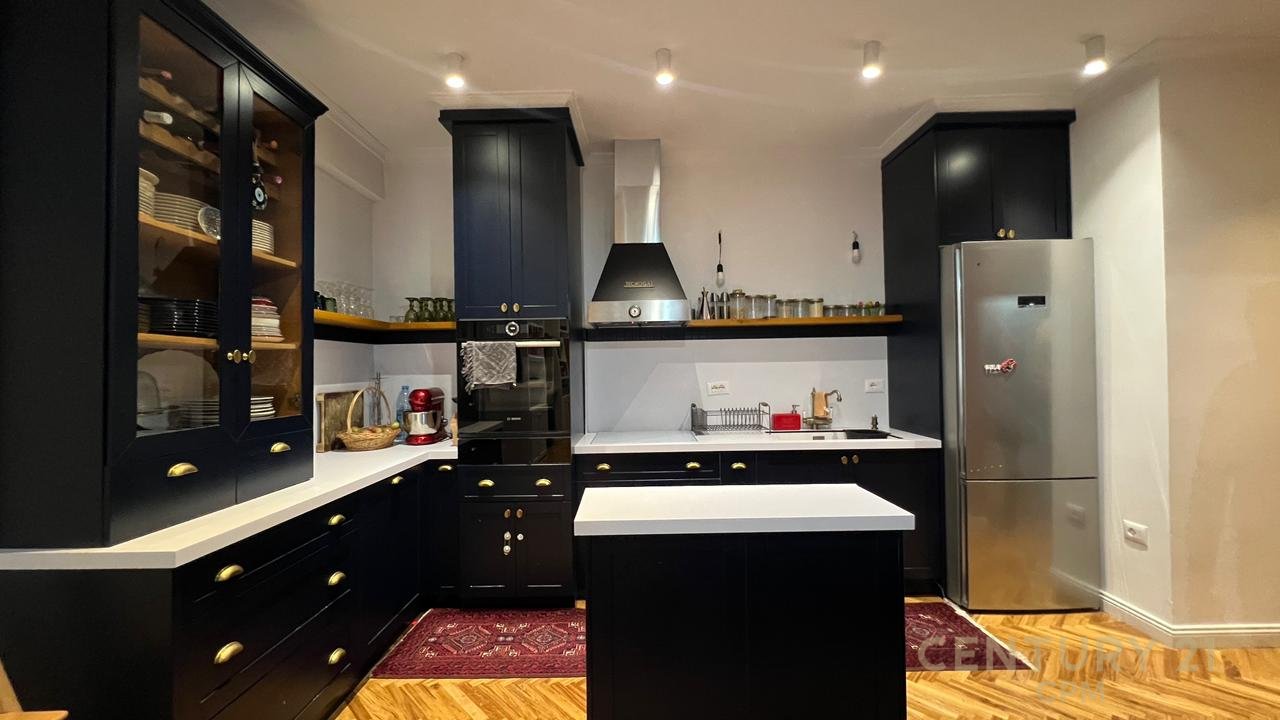 SHESIM APARTAMENT 2+1 ME POST PARKIMI TEK ISH PARKU!