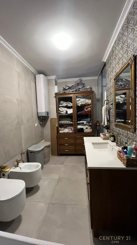 SHESIM APARTAMENT 2+1 ME POST PARKIMI TEK ISH PARKU!