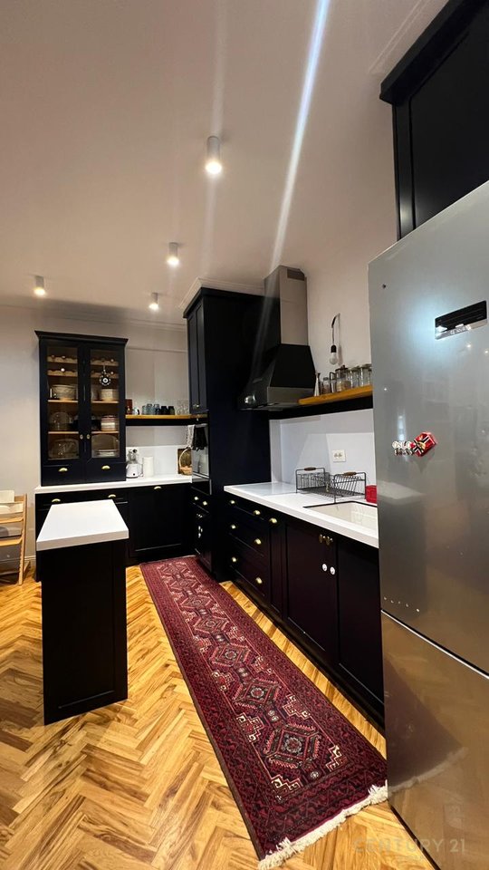 SHESIM APARTAMENT 2+1 ME POST PARKIMI TEK ISH PARKU!