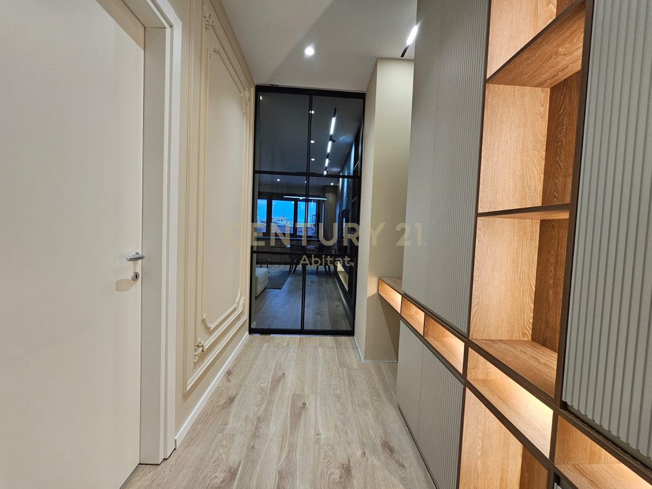 Luxury Apartment with 2 Bedrooms for Rent in the Heart of Tirana – Barrikadave Street