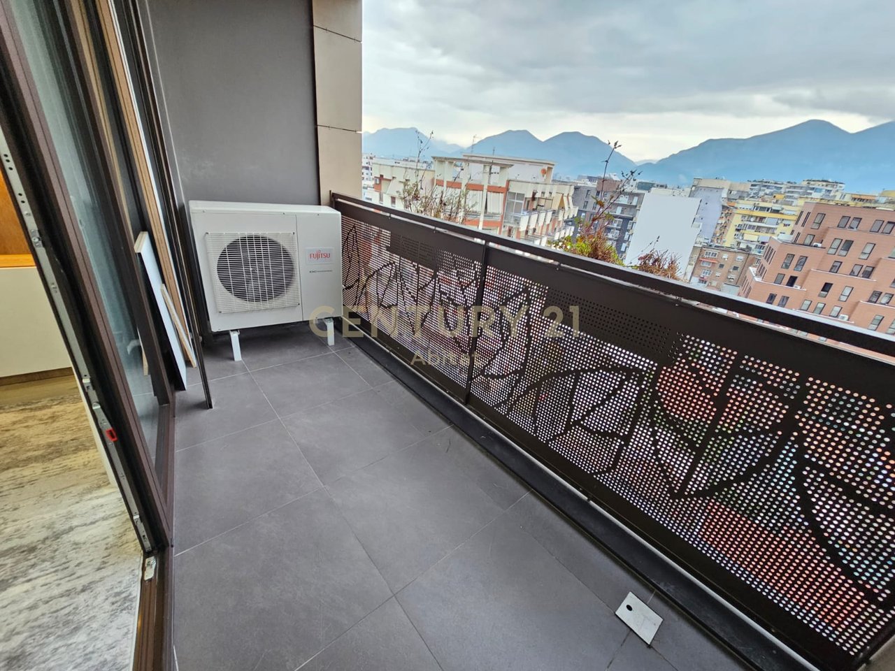 Luxury Apartment with 2 Bedrooms for Rent in the Heart of Tirana – Barrikadave Street