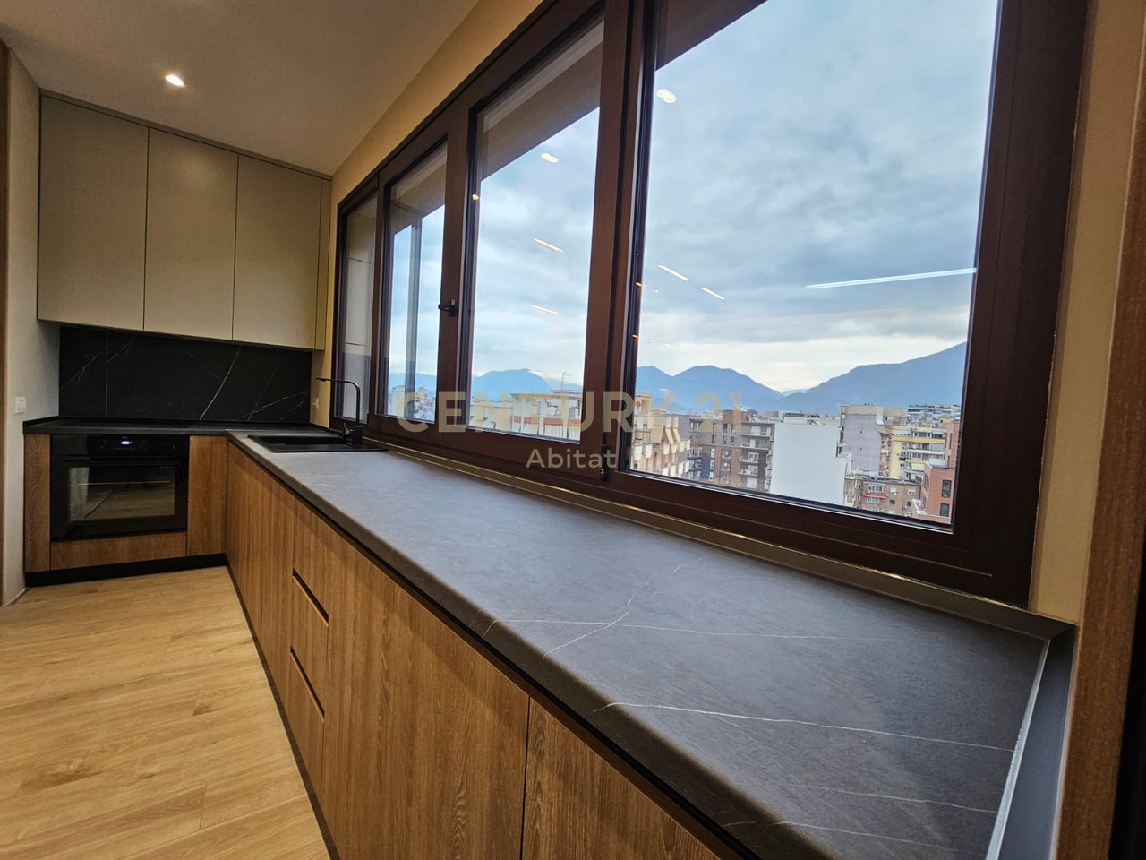 Luxury Apartment with 2 Bedrooms for Rent in the Heart of Tirana – Barrikadave Street