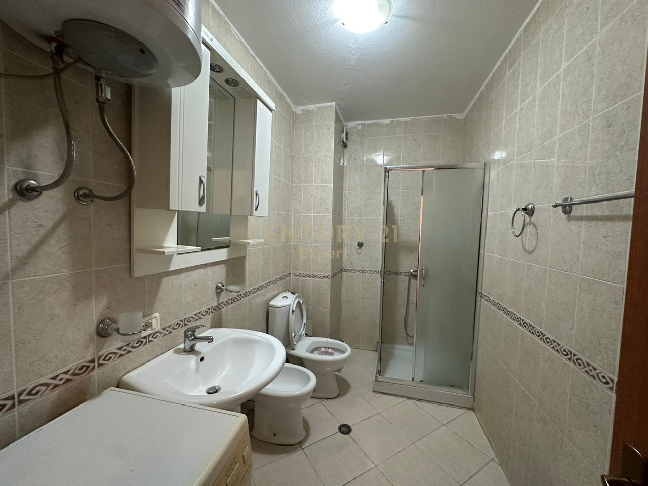 Appartamento 1+1 in affitto in via Siri Kodra, Tirana