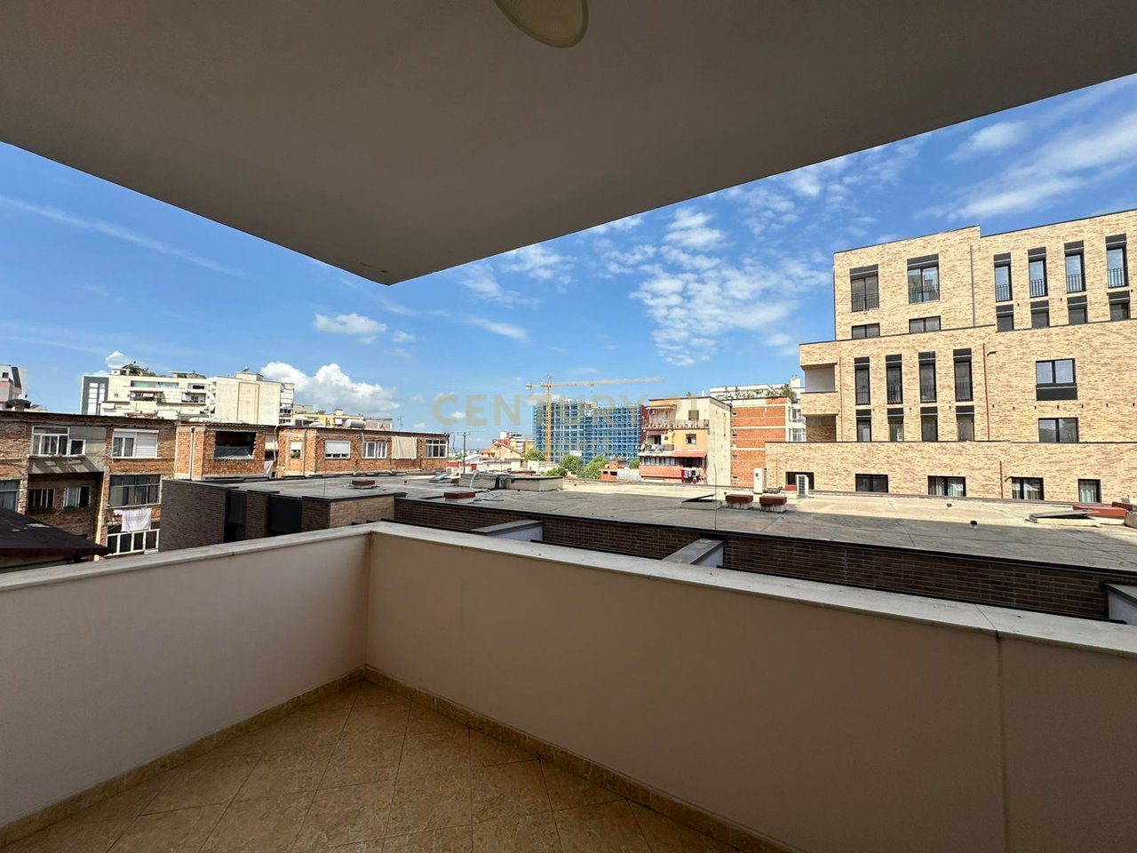 Appartamento 1+1 in affitto in via Siri Kodra, Tirana