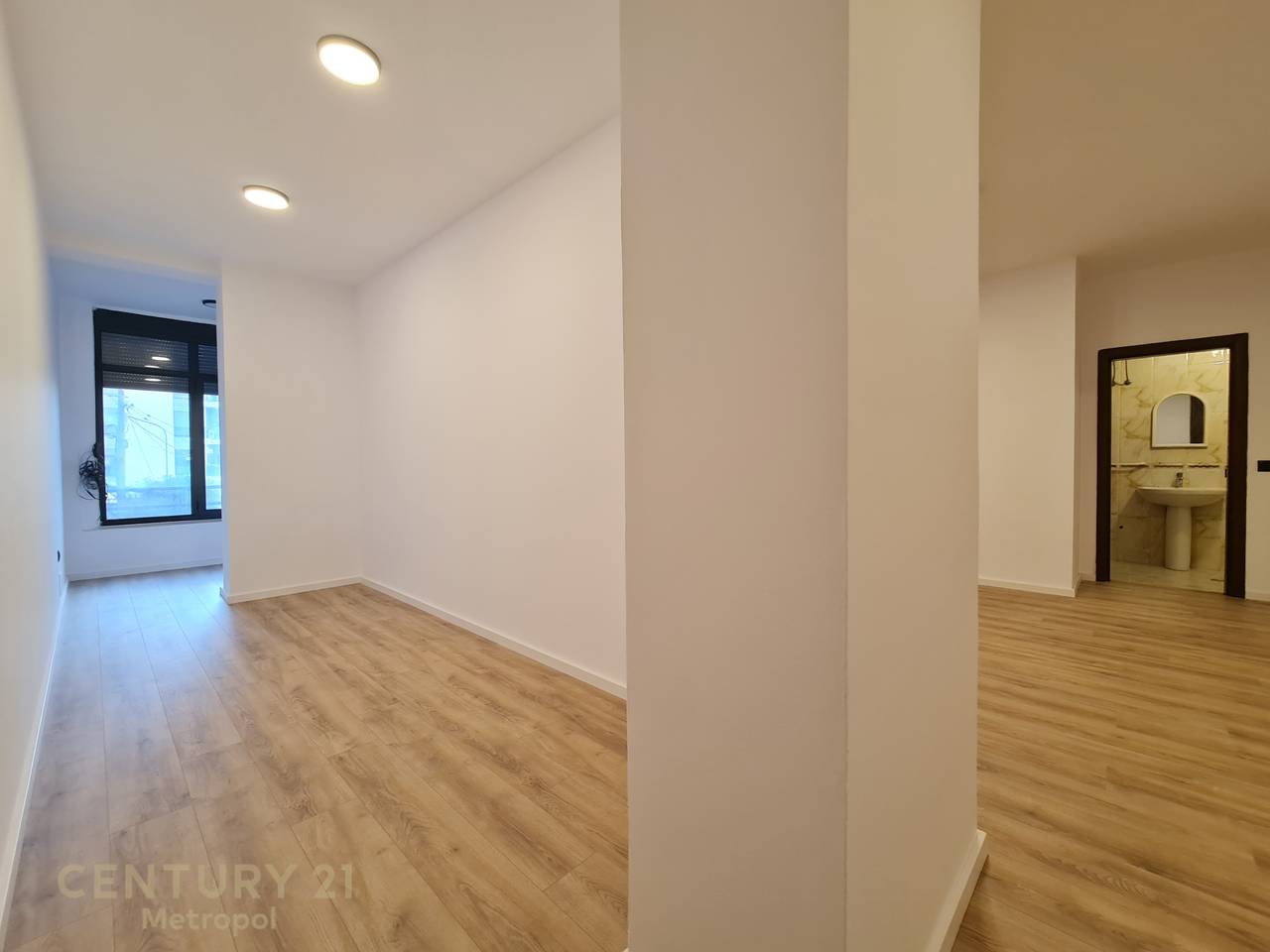 UFFICI IN AFFITTO, VICINO AL CENTRO DI TIRANA!