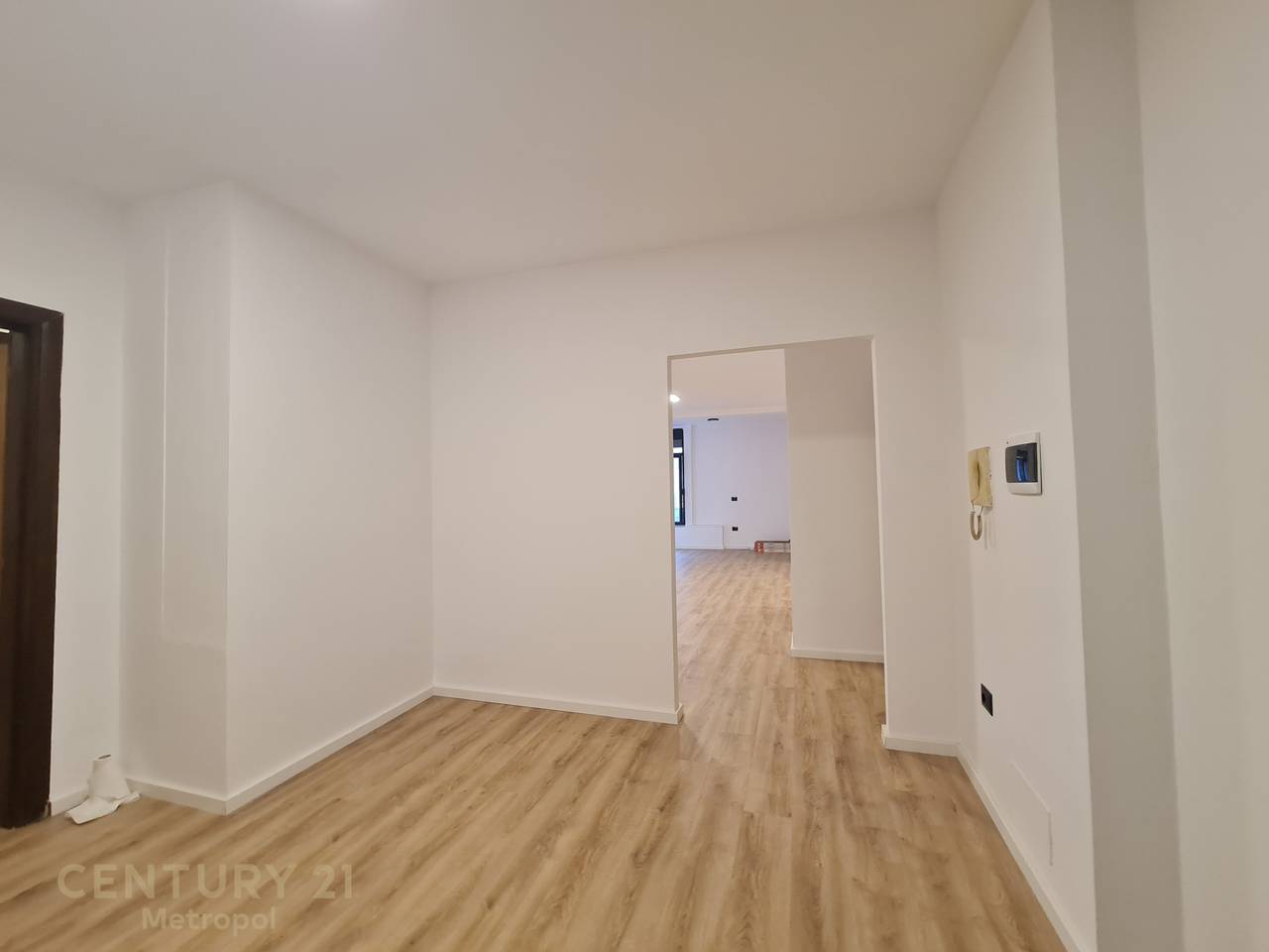 UFFICI IN AFFITTO, VICINO AL CENTRO DI TIRANA!
