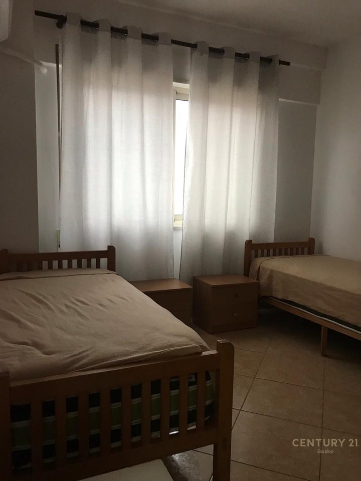 Jepet apartament 3+1+2 me dy ballkone,Vizion Plus