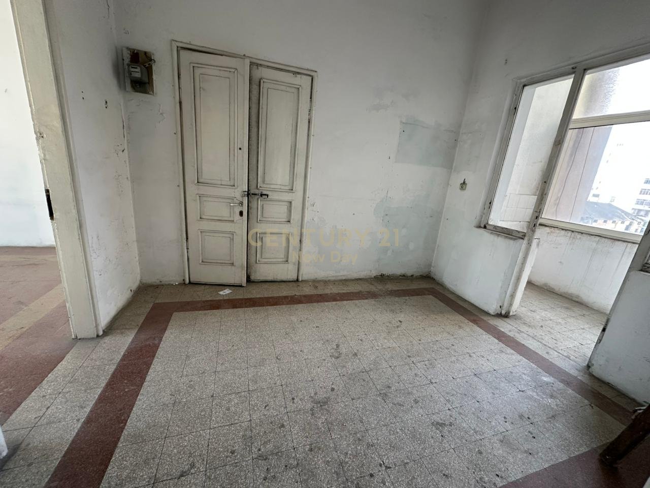 Apartament 2+1+3 Ballkone Për Shitje në Qendra e Durrësit - 170000€ | 105.19 m²