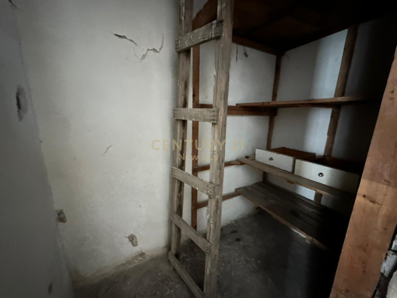 Apartament 2+1+3 Ballkone Për Shitje në Qendra e Durrësit - 170000€ | 105.19 m²