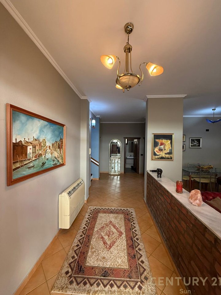 Vilë 4+2 Në Shitje në Don Bosco, Tiranë - 500,000€ | 408 m²