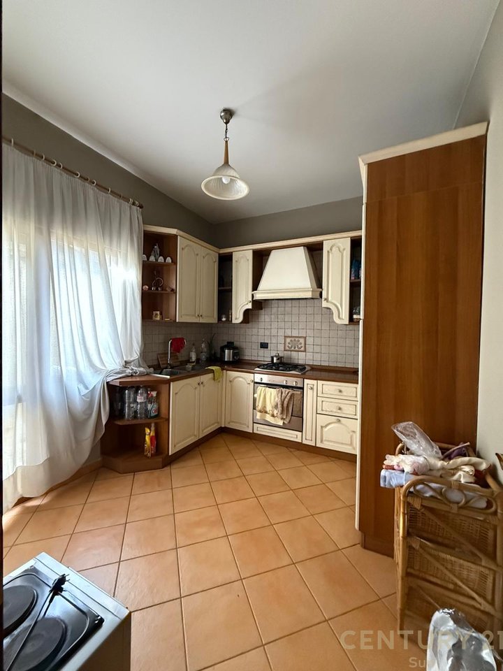 Vilë 4+2 Në Shitje në Don Bosco, Tiranë - 500,000€ | 408 m²