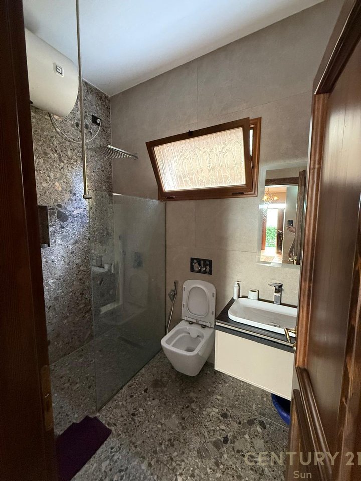 Vilë 4+2 Në Shitje në Don Bosco, Tiranë - 500,000€ | 408 m²