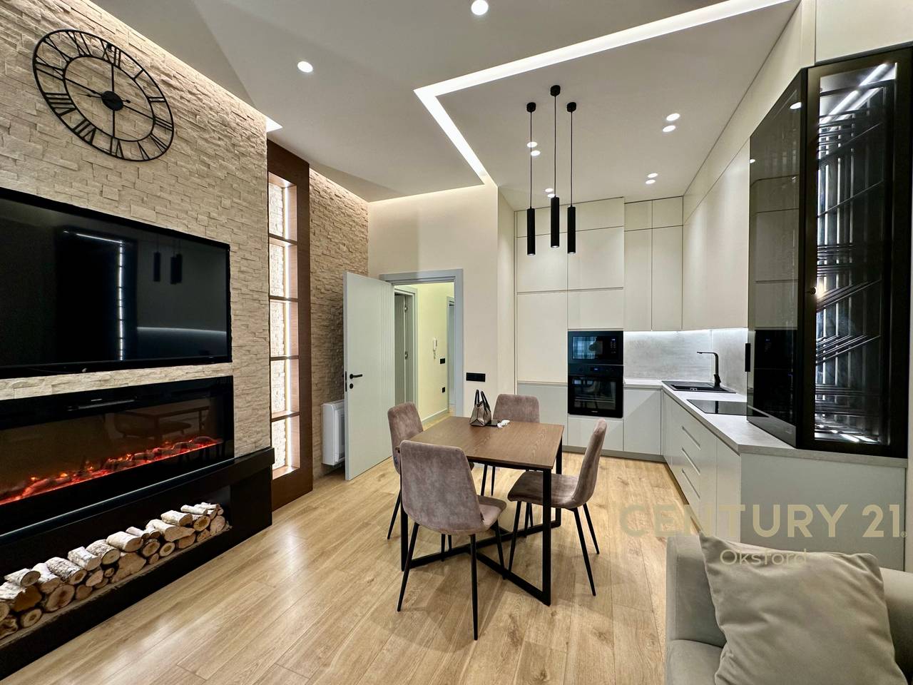 APPARTAMENTO 1+1 IN AFFITTO, IN PIAZZA 21, VIA KAVAJË!