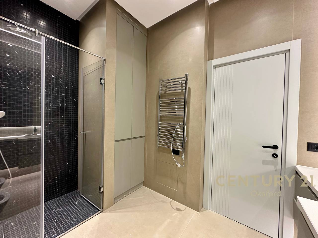 APPARTAMENTO 1+1 IN AFFITTO, IN PIAZZA 21, VIA KAVAJË!