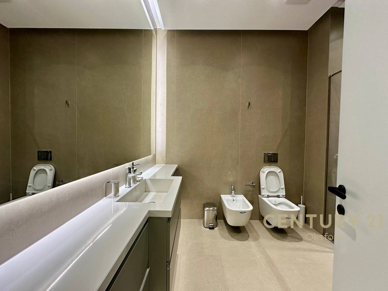 APPARTAMENTO 1+1 IN AFFITTO, IN PIAZZA 21, VIA KAVAJË!