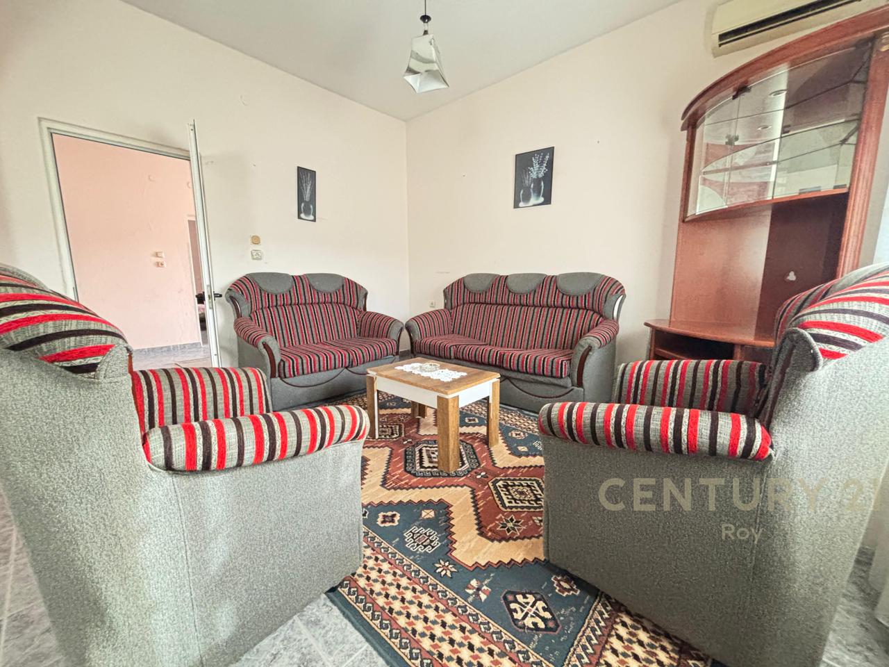 JAPIM ME QIRA KATIN E DYTE TE NJE VILE + POST PARKIMI!