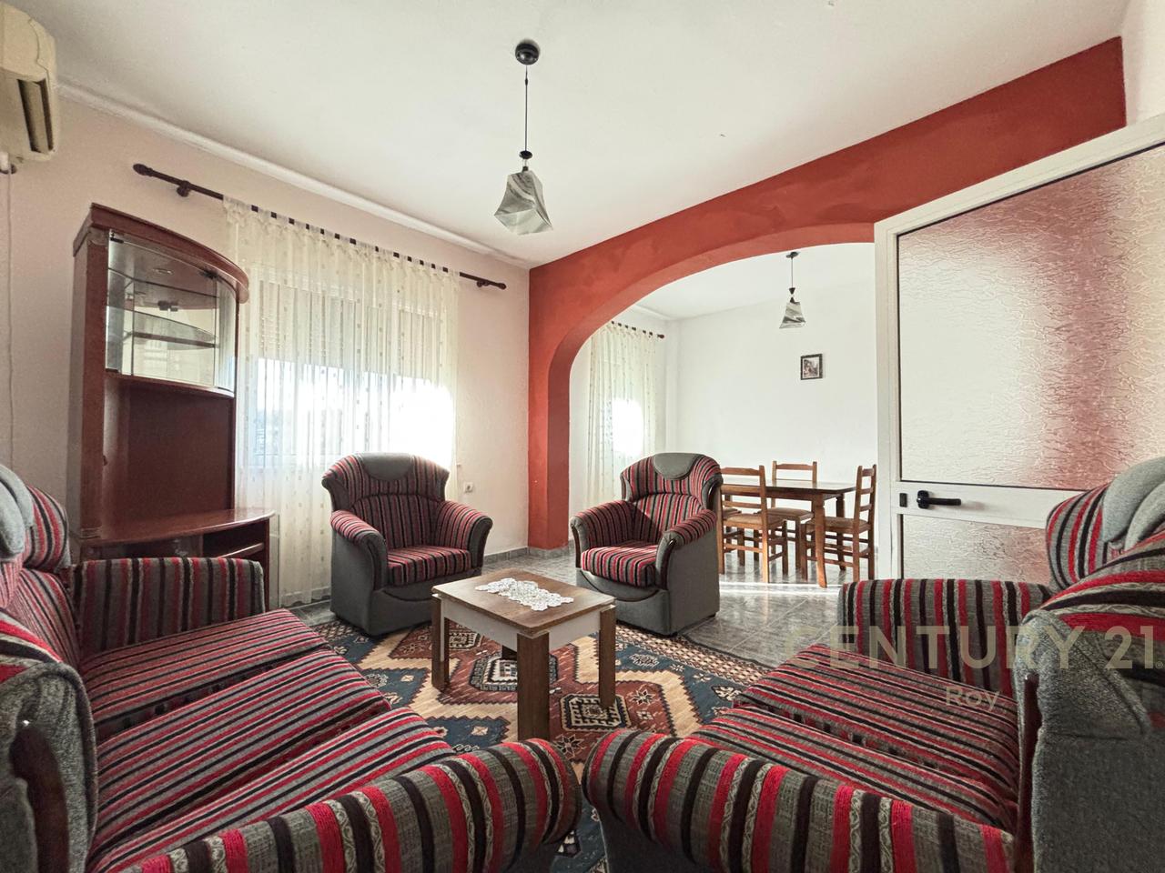 JAPIM ME QIRA KATIN E DYTE TE NJE VILE + POST PARKIMI!