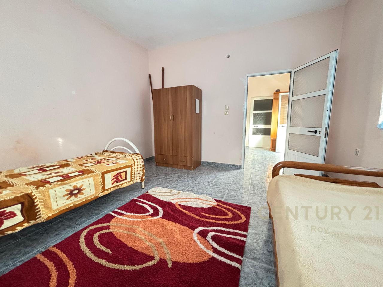 JAPIM ME QIRA KATIN E DYTE TE NJE VILE + POST PARKIMI!