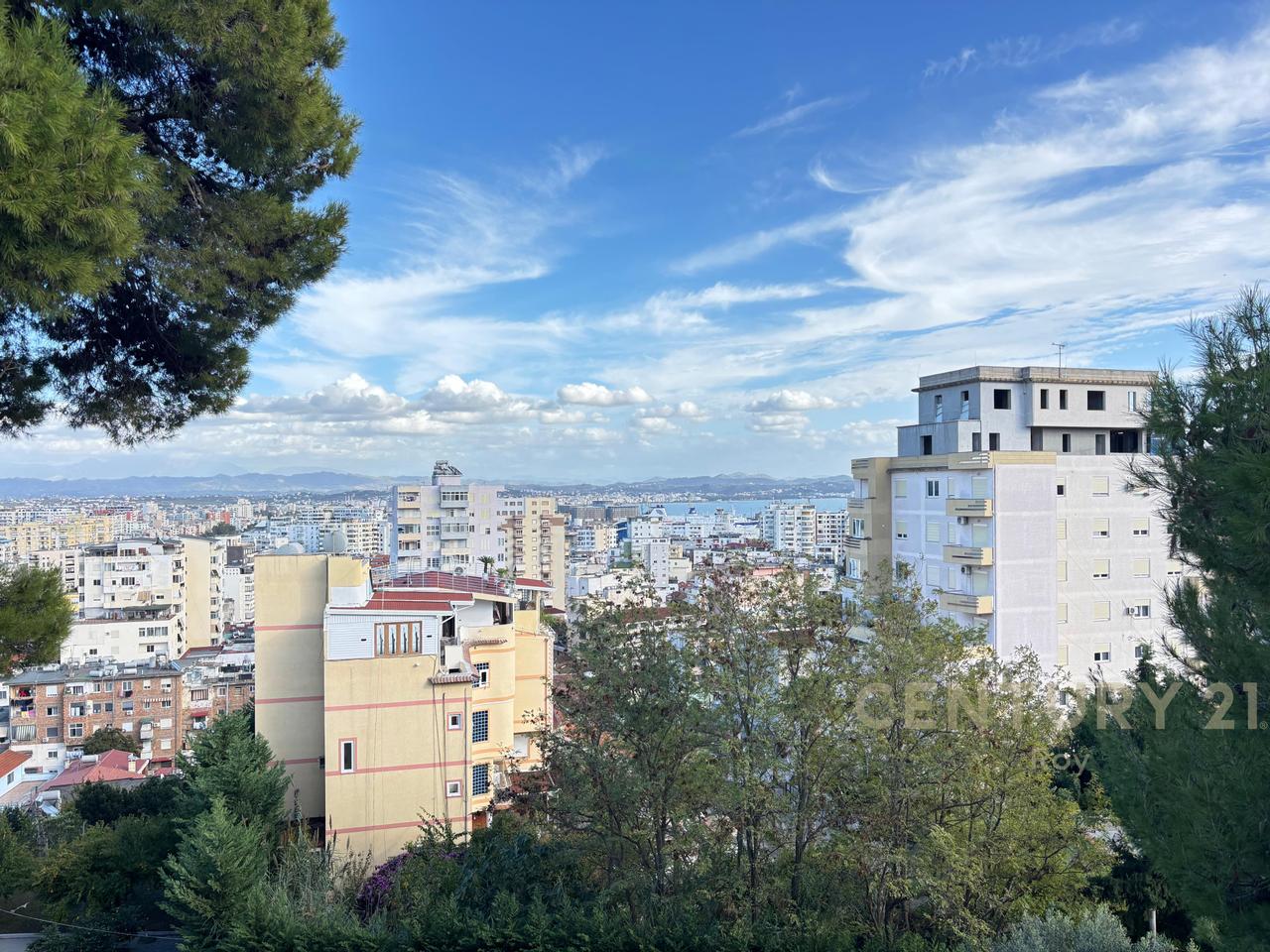 JAPIM ME QIRA KATIN E DYTE TE NJE VILE + POST PARKIMI!