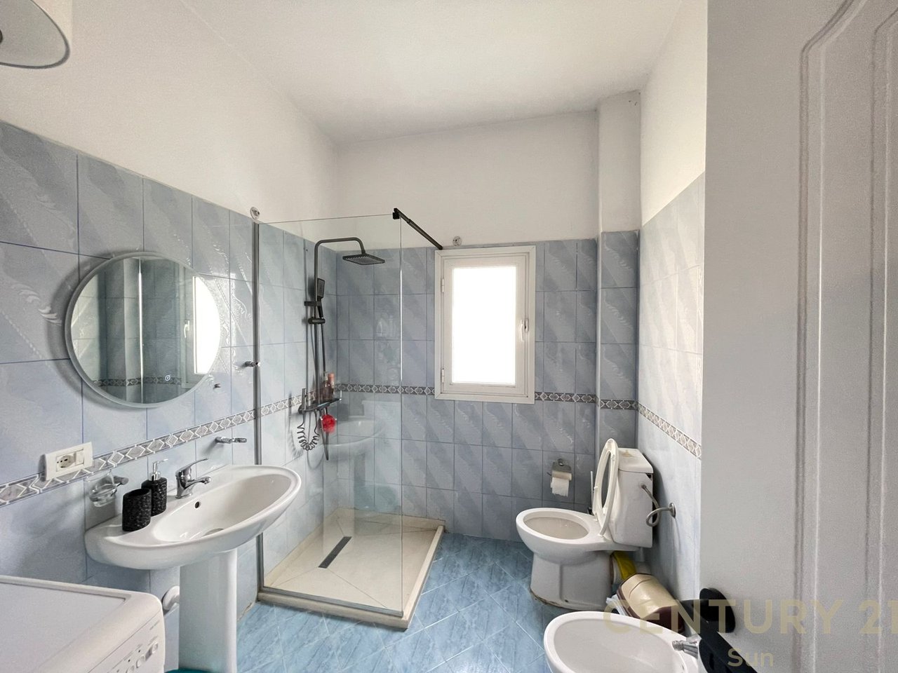 APPARTAMENTO 2+1 IN AFFITTO VICINO A VIA CIPAJVE-VLORE!