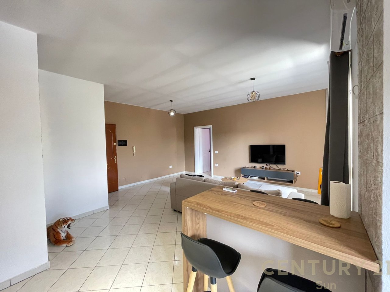 APPARTAMENTO 2+1 IN AFFITTO VICINO A VIA CIPAJVE-VLORE!