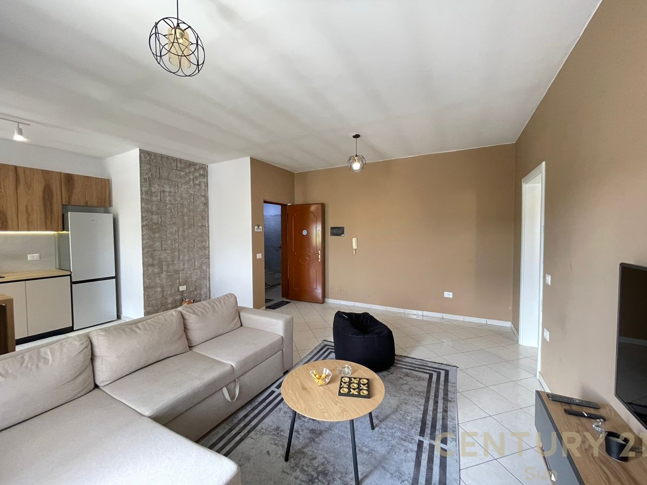 APPARTAMENTO 2+1 IN AFFITTO VICINO A VIA CIPAJVE-VLORE!