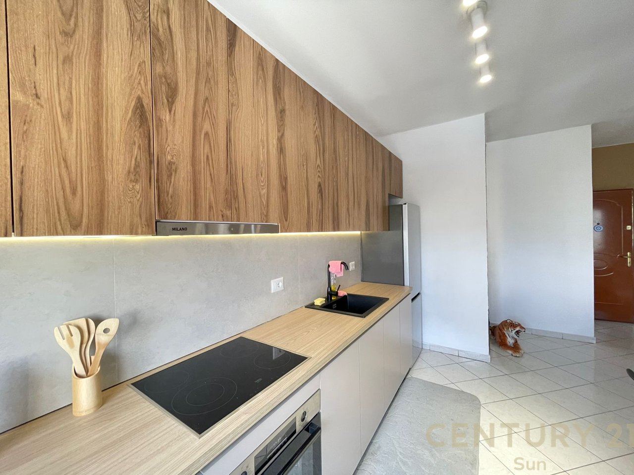 APPARTAMENTO 2+1 IN AFFITTO VICINO A VIA CIPAJVE-VLORE!