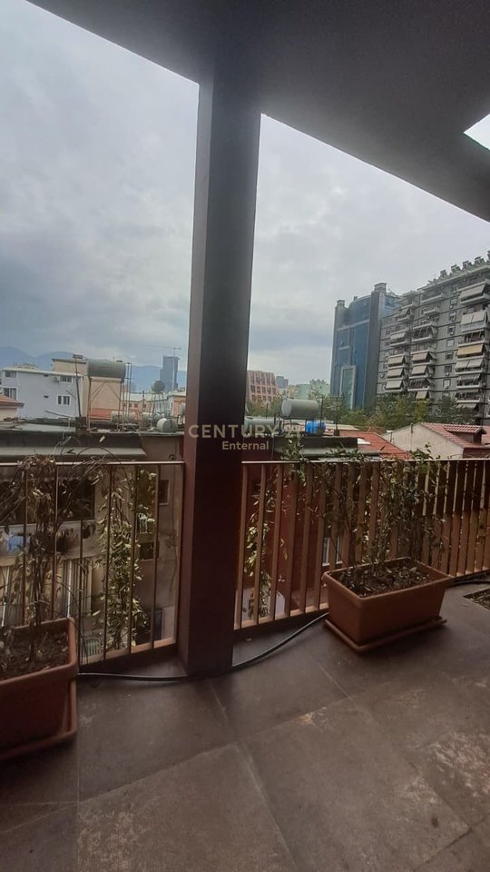 Zyre 2+1 for Rent in Garden Building