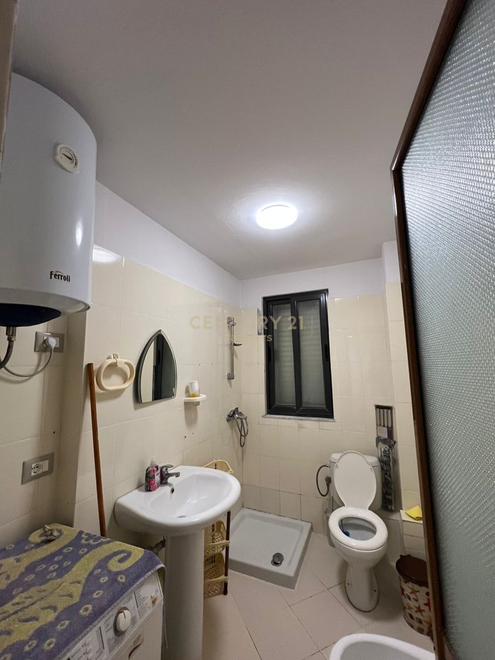 APARTAMENT 1+1 ME QIRA, STACIONI I TRENIT