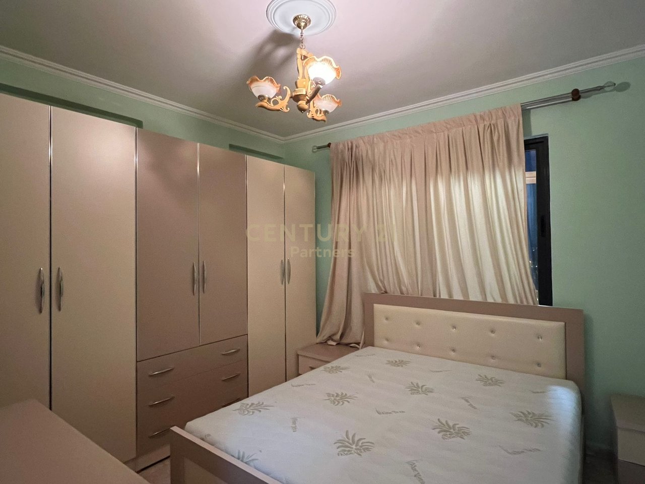 APARTAMENT 1+1 ME QIRA, STACIONI I TRENIT