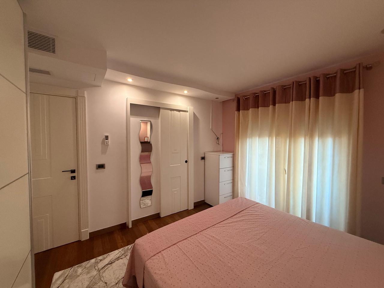 IN AFFITTO APPARTAMENTO MODERNO 2+1+2 CON POSTO AUTO!!