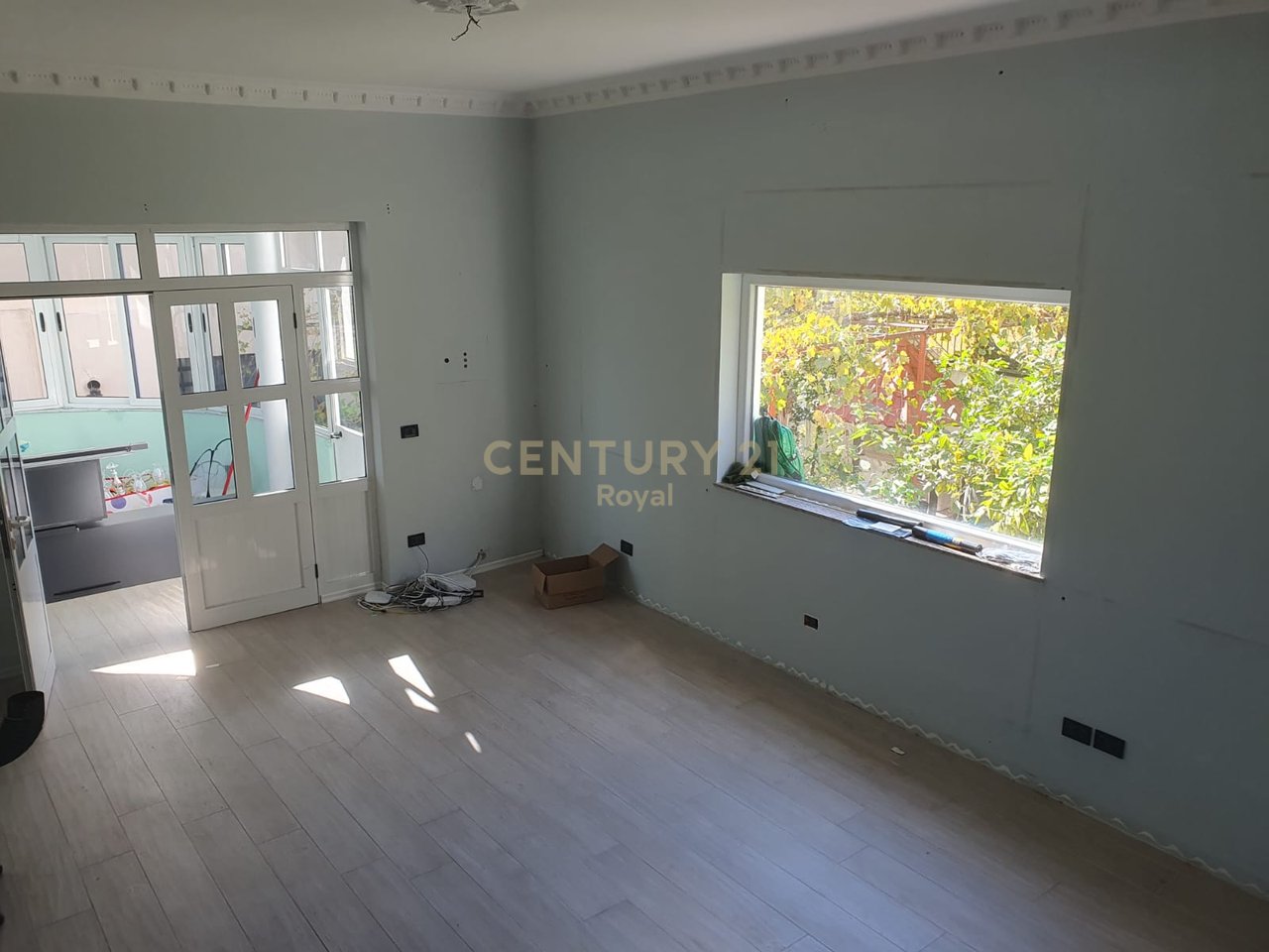 Villa in vendita vicino all'Ospedale Regionale di Durrës - €280.000 | 480 m²