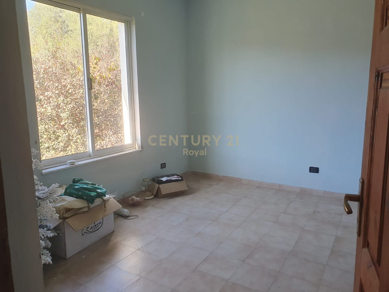 Villa in vendita vicino all'Ospedale Regionale di Durrës - €280.000 | 480 m²