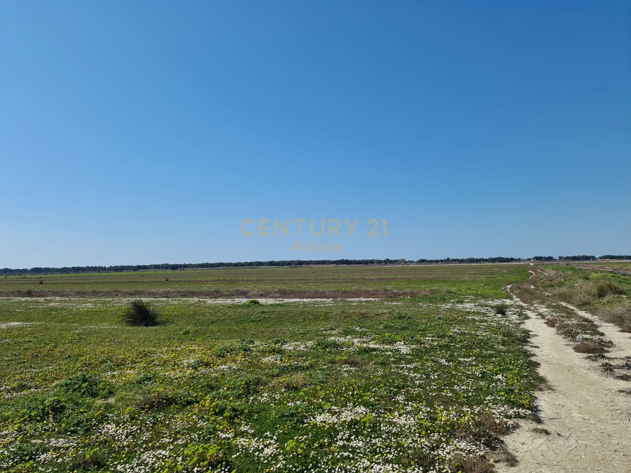 Terreno in Vendita Vicino all'Aeroporto di Vlora