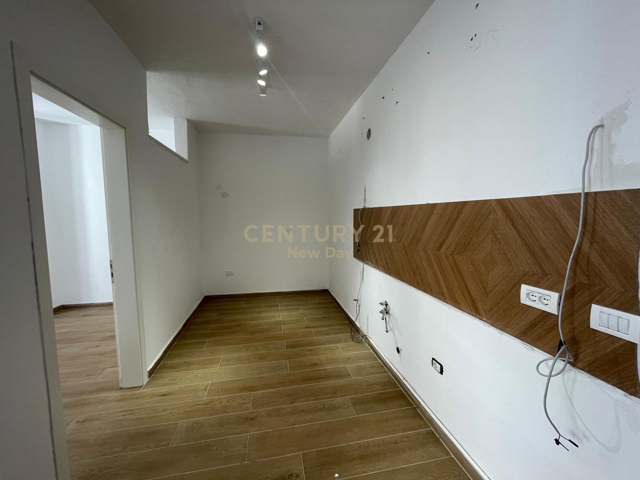 Apartament 1+1 për Shitje në Spitalle – Pallat i Ri me Ashensor !