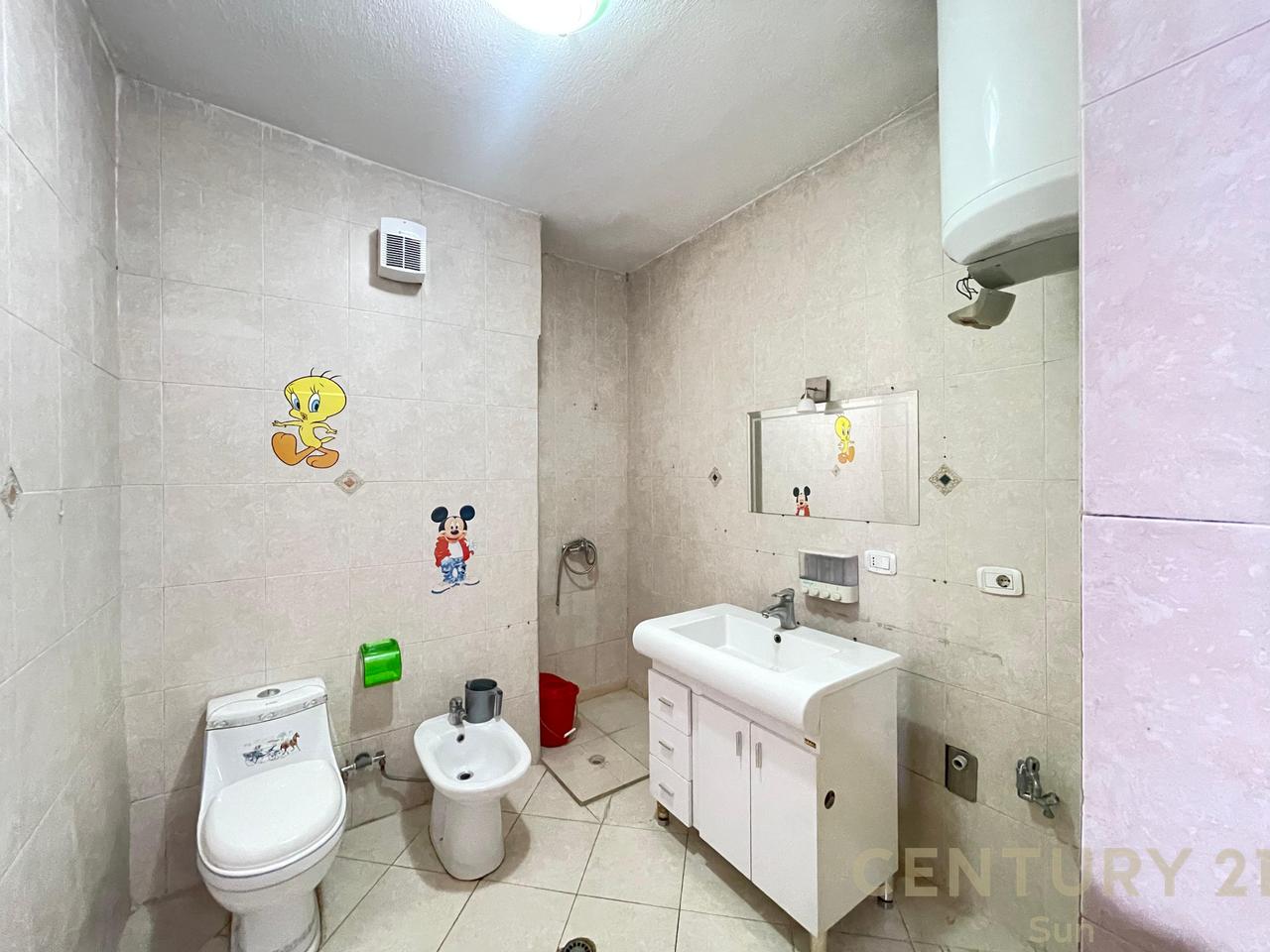 APARTMENT 5+2+2 FOR RENT NEAR THE OLD EXHIBITION CENTER!