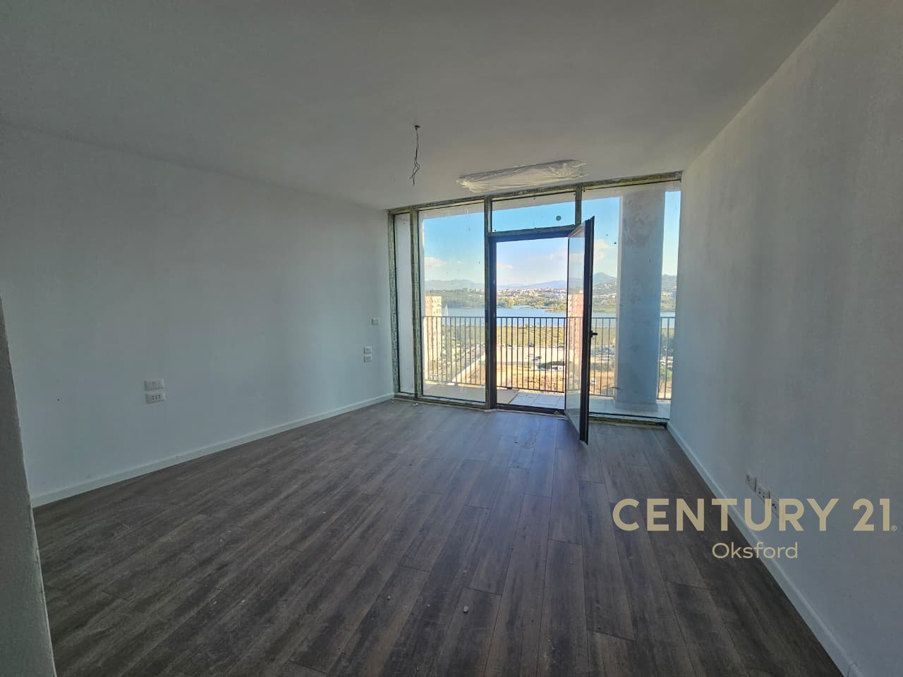 Appartamento 3+1+2 IN VENDITA con vista sul lago!
