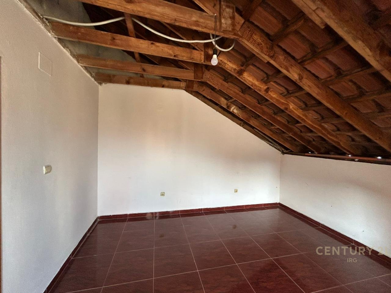 CASA IN VENDITA NEL COMUNE DI PARIGI