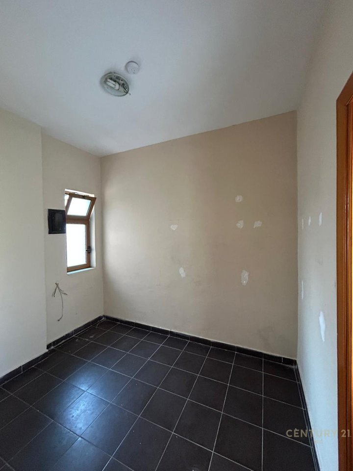 CASA IN VENDITA NEL COMUNE DI PARIGI