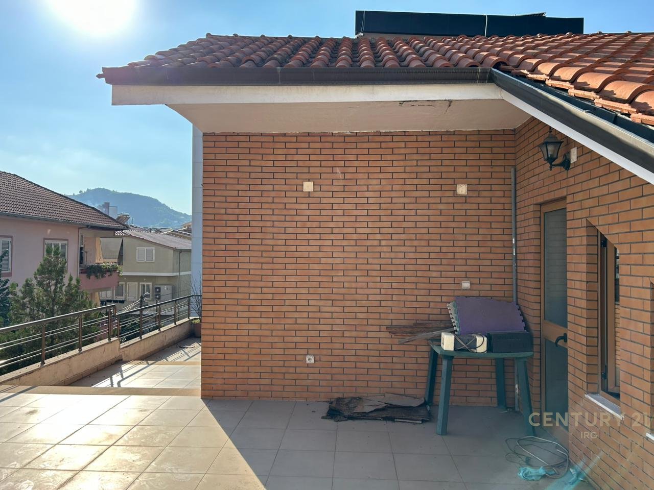 CASA IN VENDITA NEL COMUNE DI PARIGI