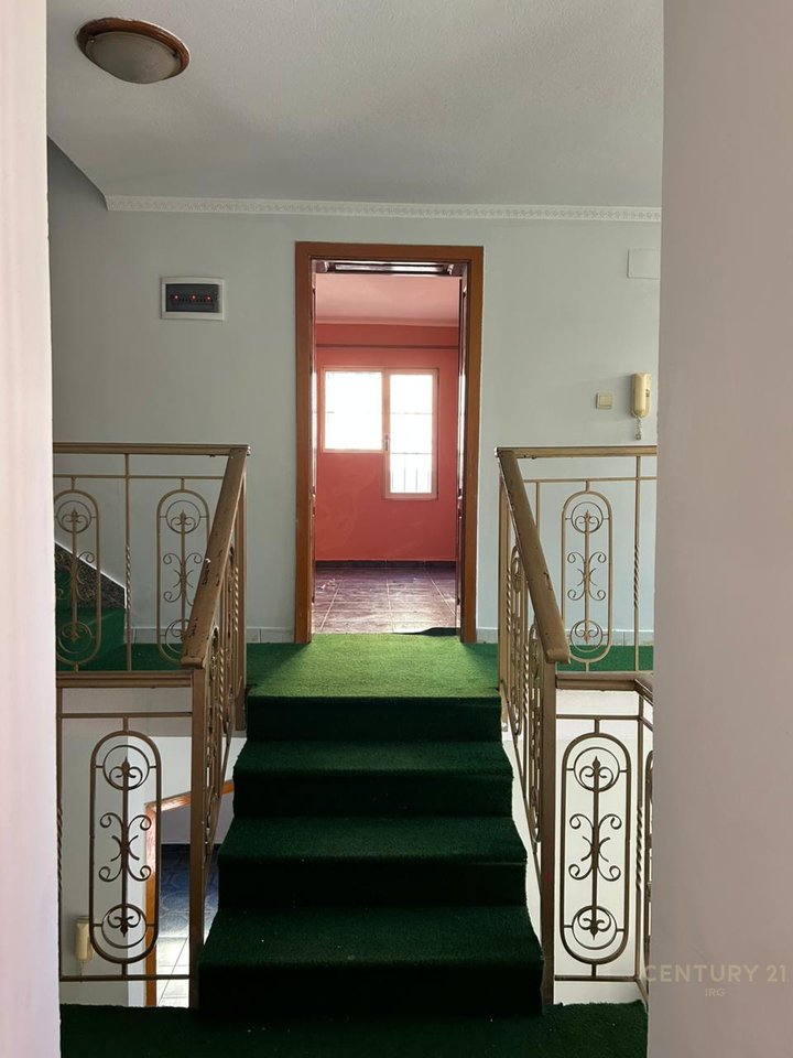 CASA IN VENDITA NEL COMUNE DI PARIGI