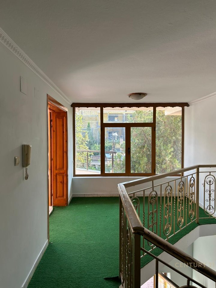 CASA IN VENDITA NEL COMUNE DI PARIGI