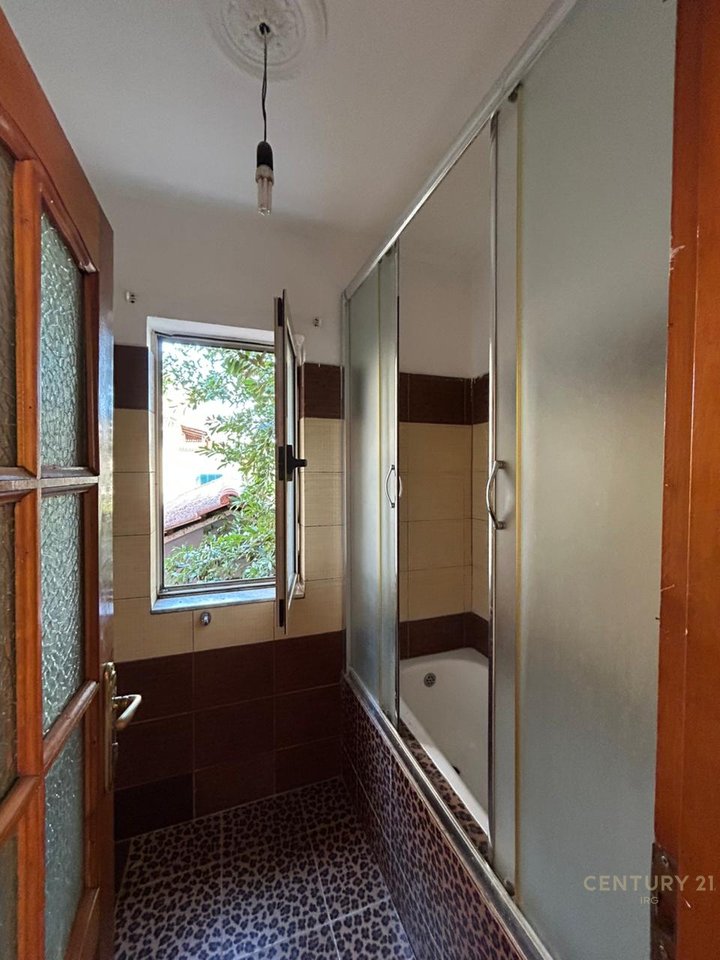 CASA IN VENDITA NEL COMUNE DI PARIGI