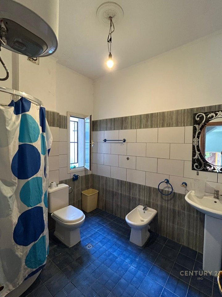 CASA IN VENDITA NEL COMUNE DI PARIGI