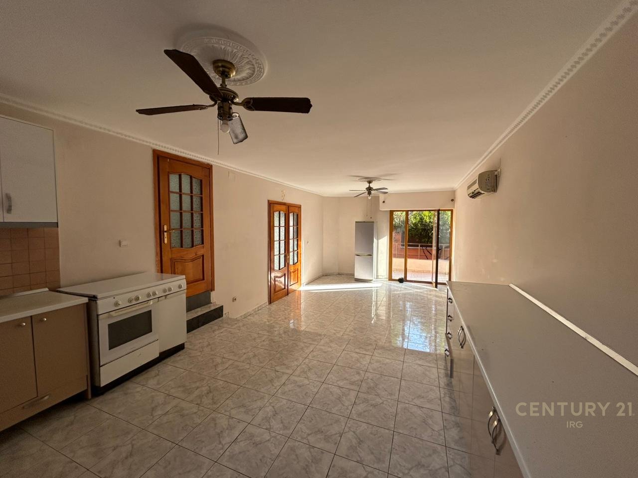 CASA IN VENDITA NEL COMUNE DI PARIGI